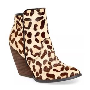 Very Volatile Leopard Print Wedge Ankle Booties Size 8